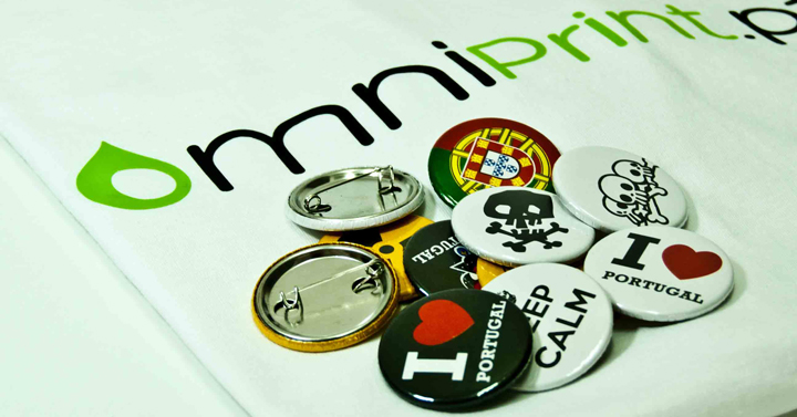 Omniprint :: Personalização de crachás e t-shirts Crachás e t-shirts